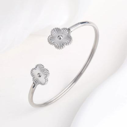 Metal Laser Five Leaf Flower Bracelet Necklace Earrings Jewelry Set Classic For Woman Stainless Steel Jewelry Daily Wear Clover
