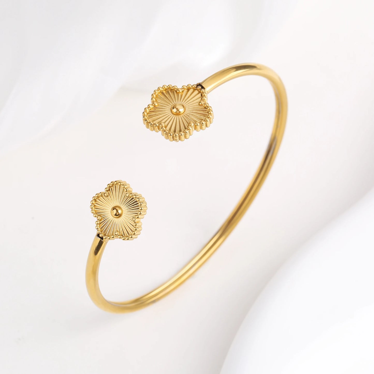 Metal Laser Five Leaf Flower Bracelet Necklace Earrings Jewelry Set Classic For Woman Stainless Steel Jewelry Daily Wear Clover